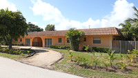 Las Flores Apartments in Delray Beach, FL - Building Photo - Building Photo