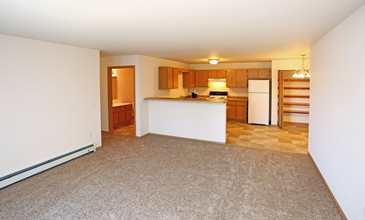 Sunset Pointe Apartments in Beaver Dam, WI - Building Photo - Interior Photo