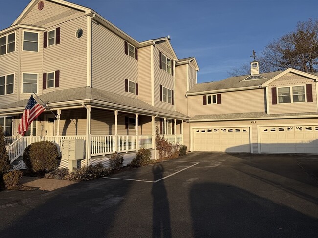 437 N Main St in Andover, MA - Building Photo - Building Photo