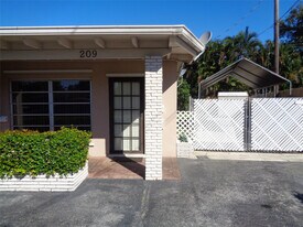 209 NW 23rd St in Wilton Manors, FL - Building Photo