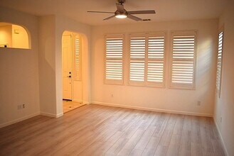 301 Toyon Ln in Vacaville, CA - Building Photo - Building Photo