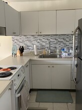 5210 Likini St, Unit 606 in Honolulu, HI - Building Photo - Building Photo