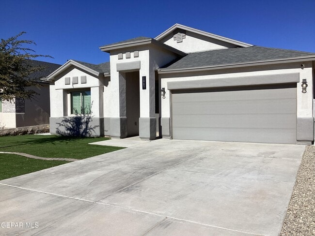 1087 Brass Hl Ave in Sunland Park, NM - Building Photo - Building Photo