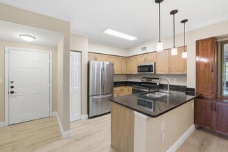 6559 Emerald Dunes Dr, Unit 308 in West Palm Beach, FL - Building Photo - Building Photo