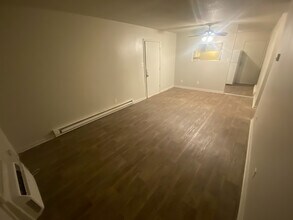 Room in Condo on Alamance Church Rd in Greensboro, NC - Building Photo - Building Photo