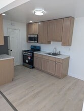 31033 Dwight Ave in Queens, NY - Building Photo - Building Photo