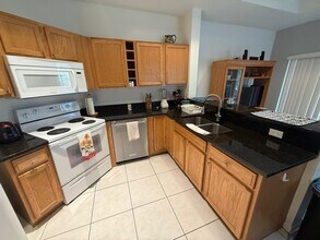8327 Mulligan Cir in Port St. Lucie, FL - Building Photo - Building Photo