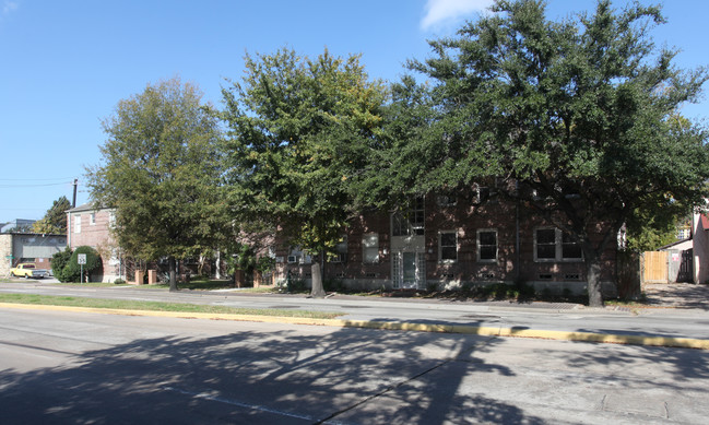 1920 Richmond Ave in Houston, TX - Building Photo - Building Photo