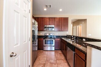 7826 S 50th Dr in Phoenix, AZ - Building Photo - Building Photo