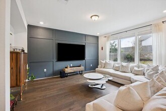 7916 Crystalbrook W in Austin, TX - Building Photo - Building Photo