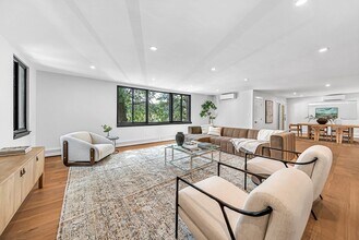 935 Washington St in Newton, MA - Building Photo - Building Photo