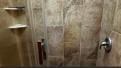 1605 Common Dr in El Paso, TX - Foto de edificio - Building Photo