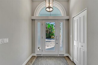 2287 Bayshore Rd in Nokomis, FL - Building Photo - Building Photo
