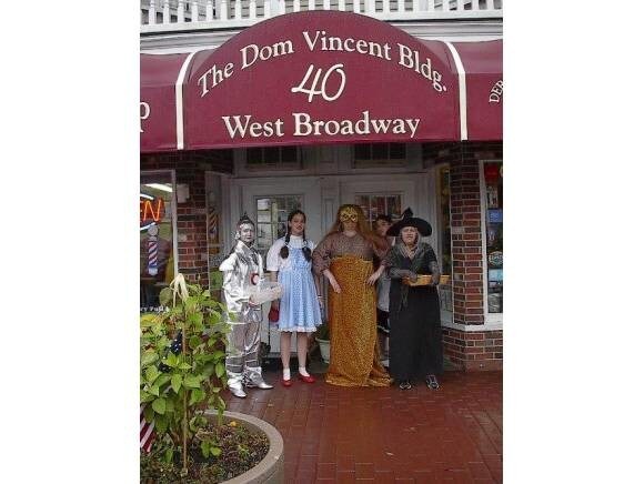 40 W Broadway-Unit -11 in Derry, NH - Building Photo