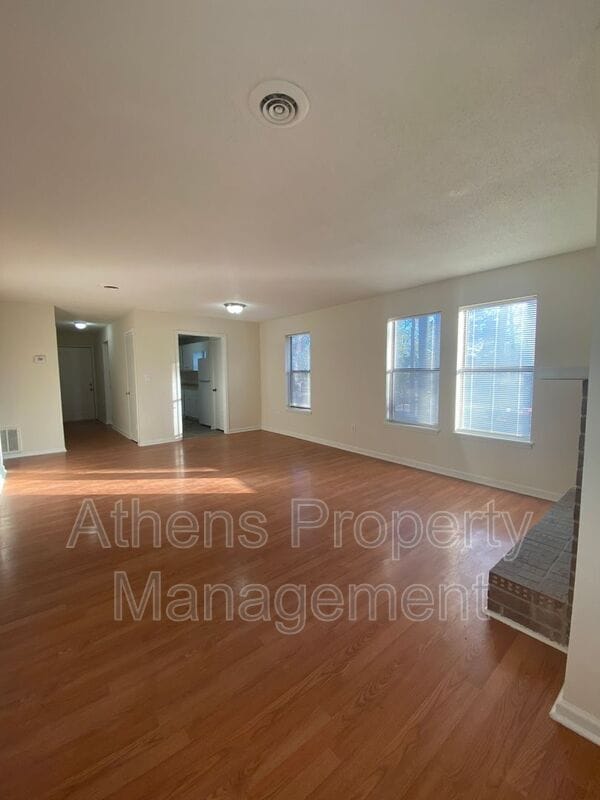 property at 131 Pinehurst Ct