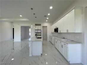 2614 NW 20th Terrace in Cape Coral, FL - Foto de edificio - Building Photo