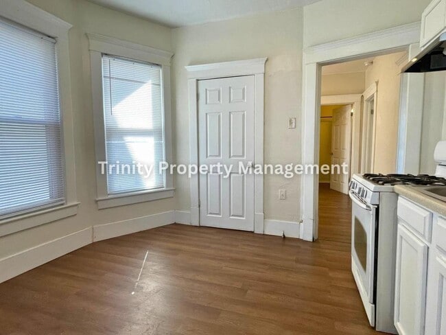 530 1/2 W Main St in Clarksburg, WV - Building Photo - Building Photo