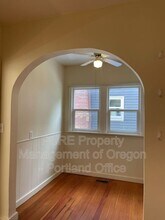 1555 N Killingsworth St in Portland, OR - Building Photo - Building Photo
