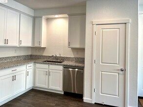 2700 Wildflower Sta Pl in Antioch, CA - Building Photo - Building Photo