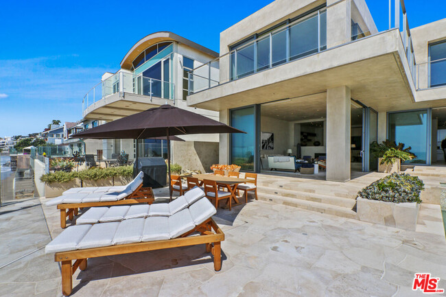 31346 Broad Beach Rd in Malibu, CA - Building Photo - Building Photo