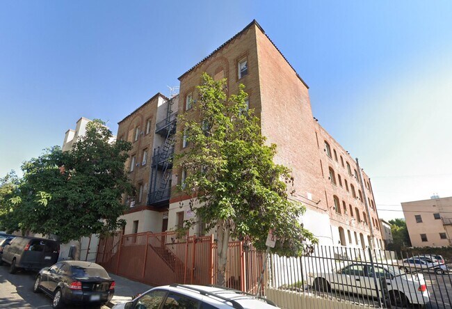 The Devon Apartments - Spacious with Beautiful