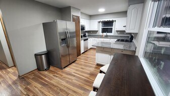 4259 Teakwood Ct in Greendale, WI - Building Photo