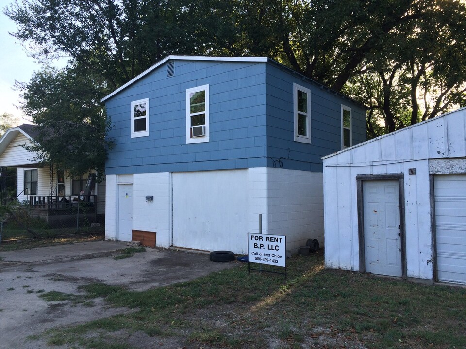 329 N Cherry in Ada, OK - Building Photo