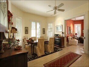 1039 SE Franklin St in Portland, OR - Building Photo - Building Photo