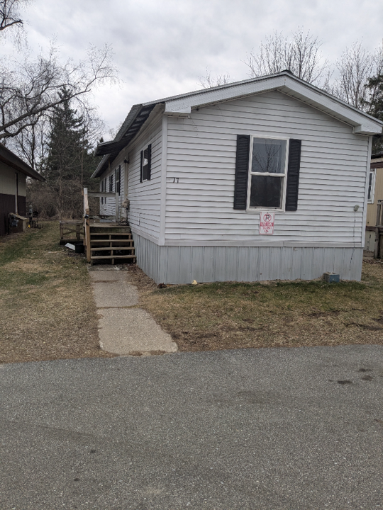 521 E Church Ave in Reed City, MI - Building Photo