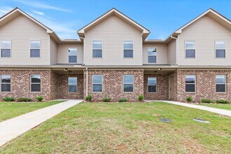 16119 Cohen Dr in Athens, AL - Foto de edificio - Building Photo