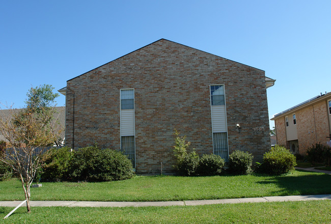 3640 Martinique Ave in Kenner, LA - Foto de edificio - Building Photo