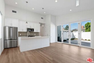 15912 Vose St in Van Nuys, CA - Building Photo - Building Photo