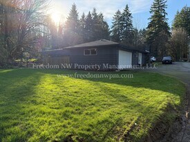1537 Draham St NE in Lacey, WA - Building Photo