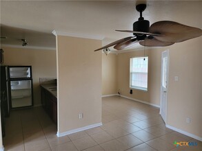 104 Kings Ct in Killeen, TX - Foto de edificio - Building Photo