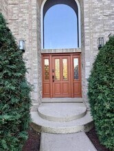 8S210 Stonehedge Dr in Naperville, IL - Building Photo - Building Photo