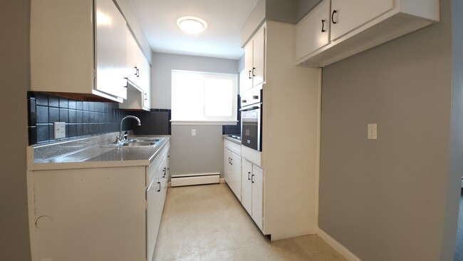 76 Mallory Rd, Unit 1 in Tonawanda, NY - Building Photo - Building Photo