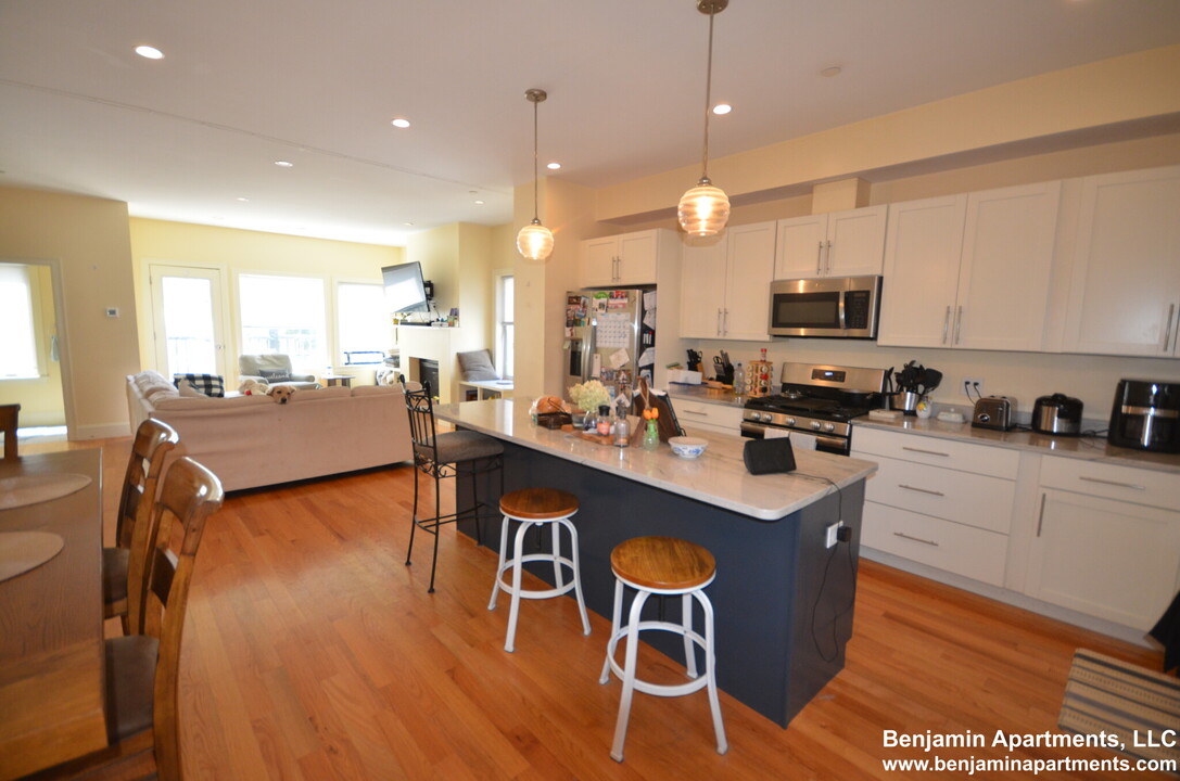 143 Tremont St, Unit 1 in Boston, MA - Building Photo