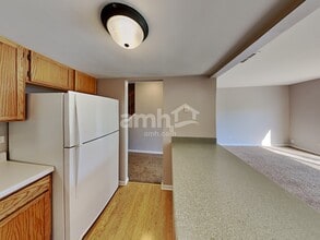 1082 Horizon Ridge Dr in Lake In The Hills, IL - Building Photo - Building Photo