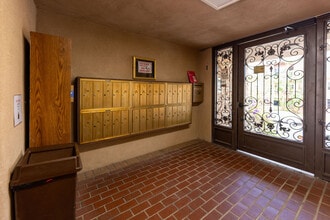 1525 S Saltair Ave in Los Angeles, CA - Foto de edificio - Building Photo