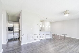 6158 Meadow Rose Ln in Charlotte, NC - Building Photo - Building Photo