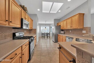17156 W Lachlan Ct in Surprise, AZ - Building Photo - Building Photo