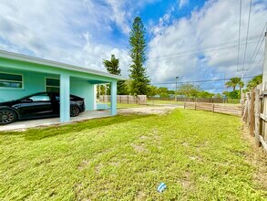 355 NW 8th Ave in Delray Beach, FL - Building Photo - Building Photo
