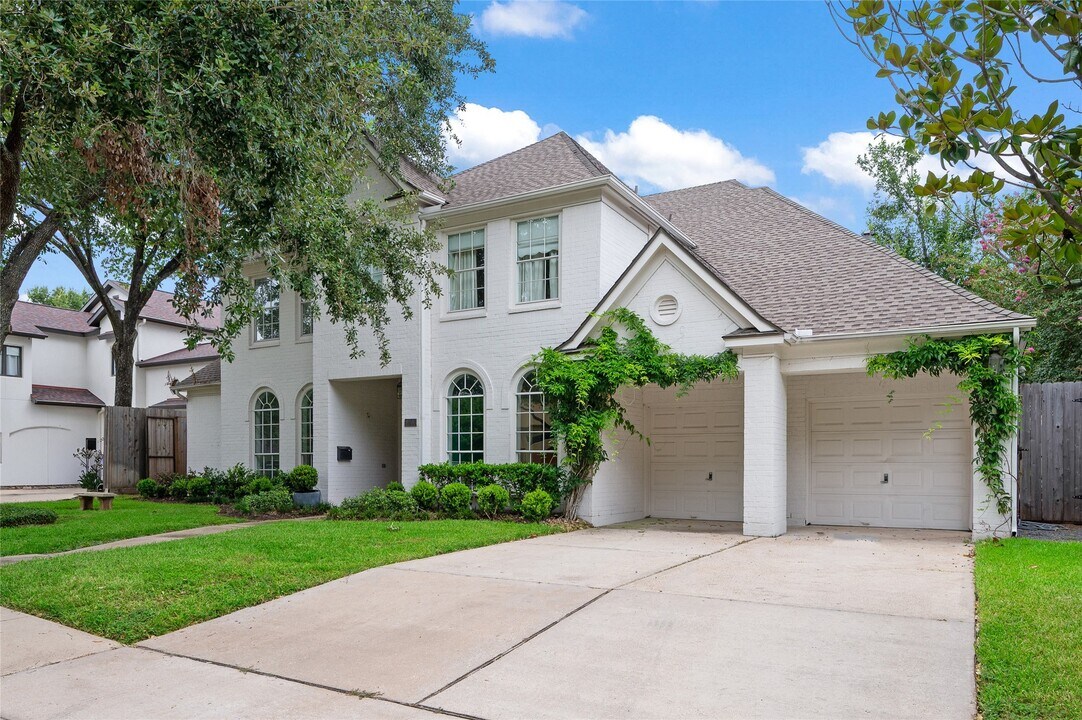 4006 Chatham Ln in Houston, TX - Building Photo