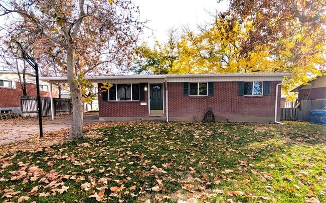 317 W 930 N in Sunset, UT - Foto de edificio - Building Photo