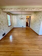229 Osceola Dr in Bridgeville, PA - Foto de edificio - Building Photo