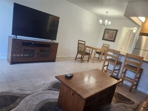 326 Durham Cir in Deerfield Beach, FL - Foto de edificio - Building Photo