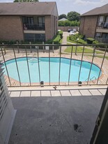 9000 Bissonnet St in Houston, TX - Building Photo