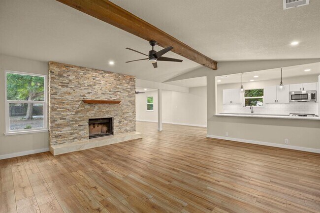 12903 Ben Milam Dr in Manchaca, TX - Building Photo - Building Photo