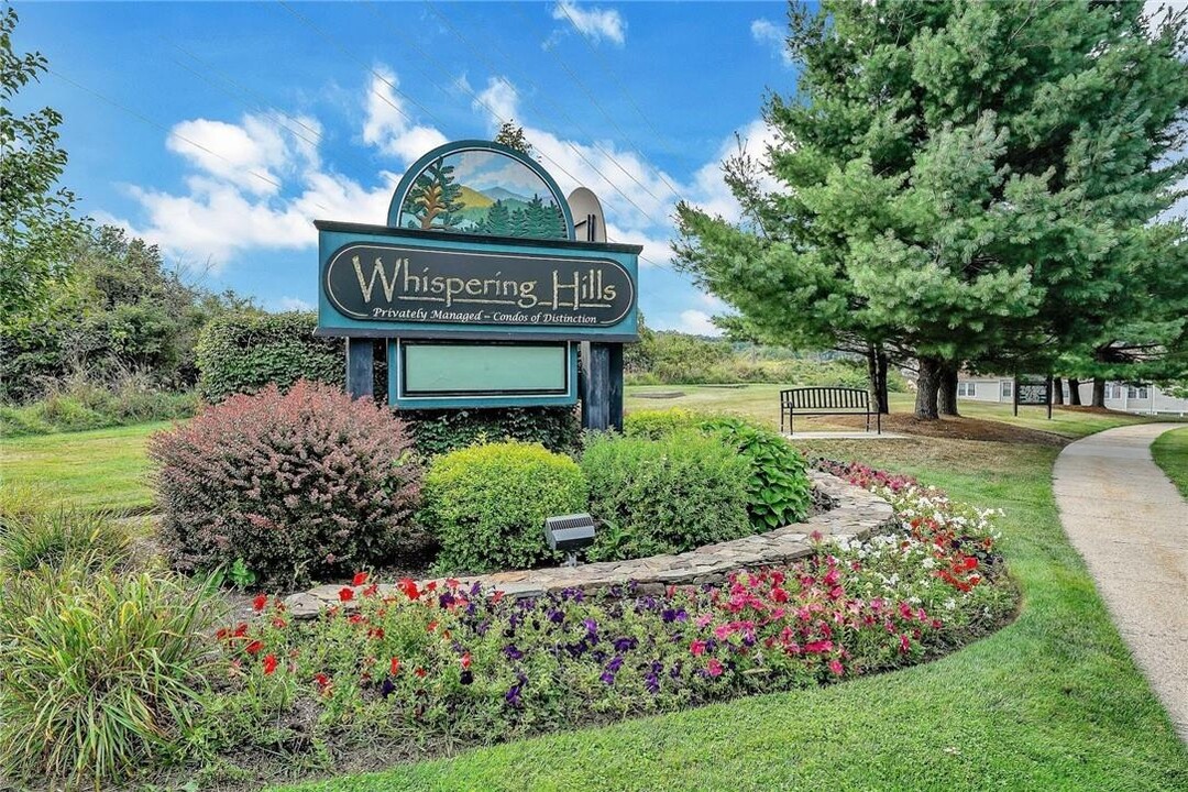 2315 Whispering Hills Dr in Chester, NY - Building Photo