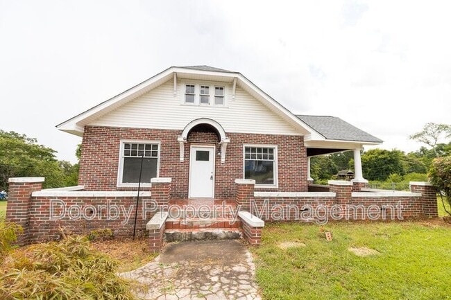 property at 2802 Fairview Dr